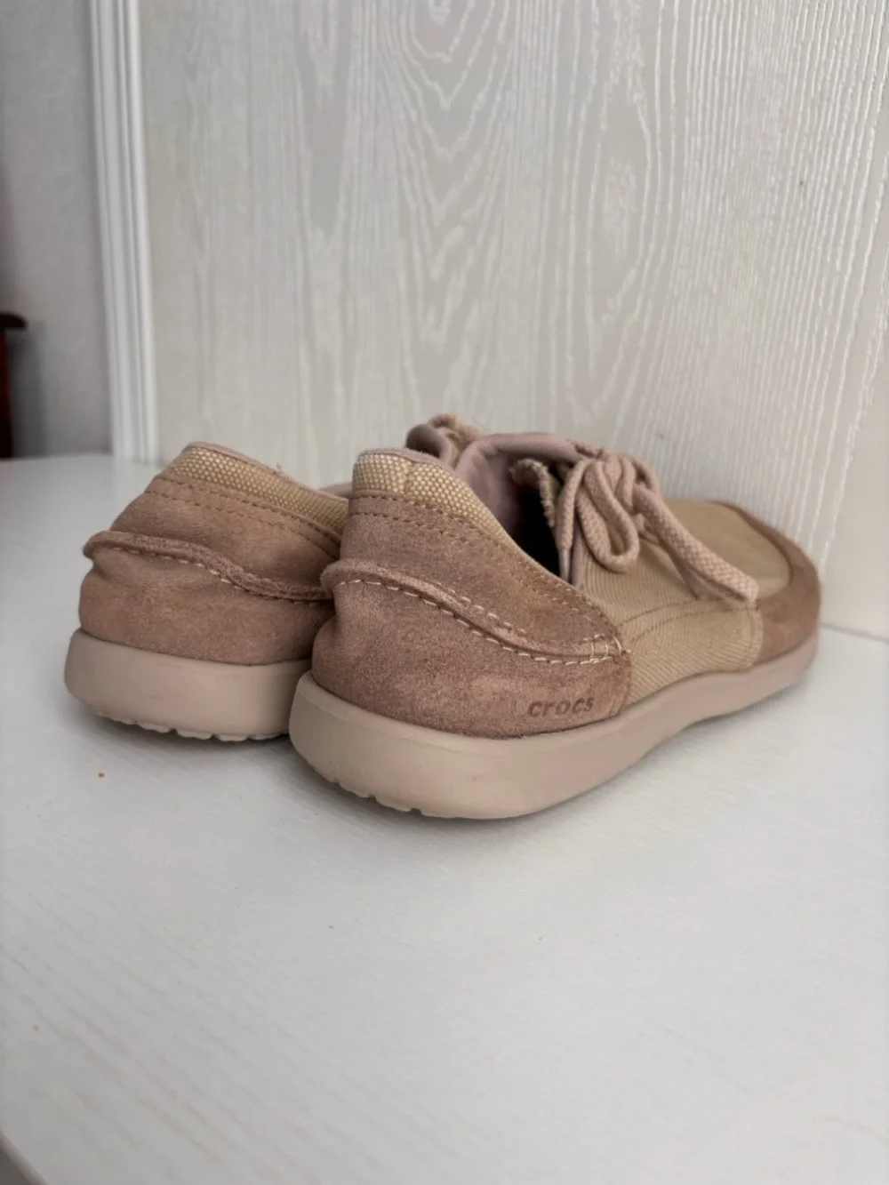 CROCS | Men’s Low-Top Sneakers in Light Mauve | Size 10